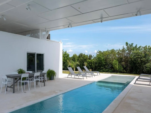 Luxurious Beachfront Estate in Eleuthera
